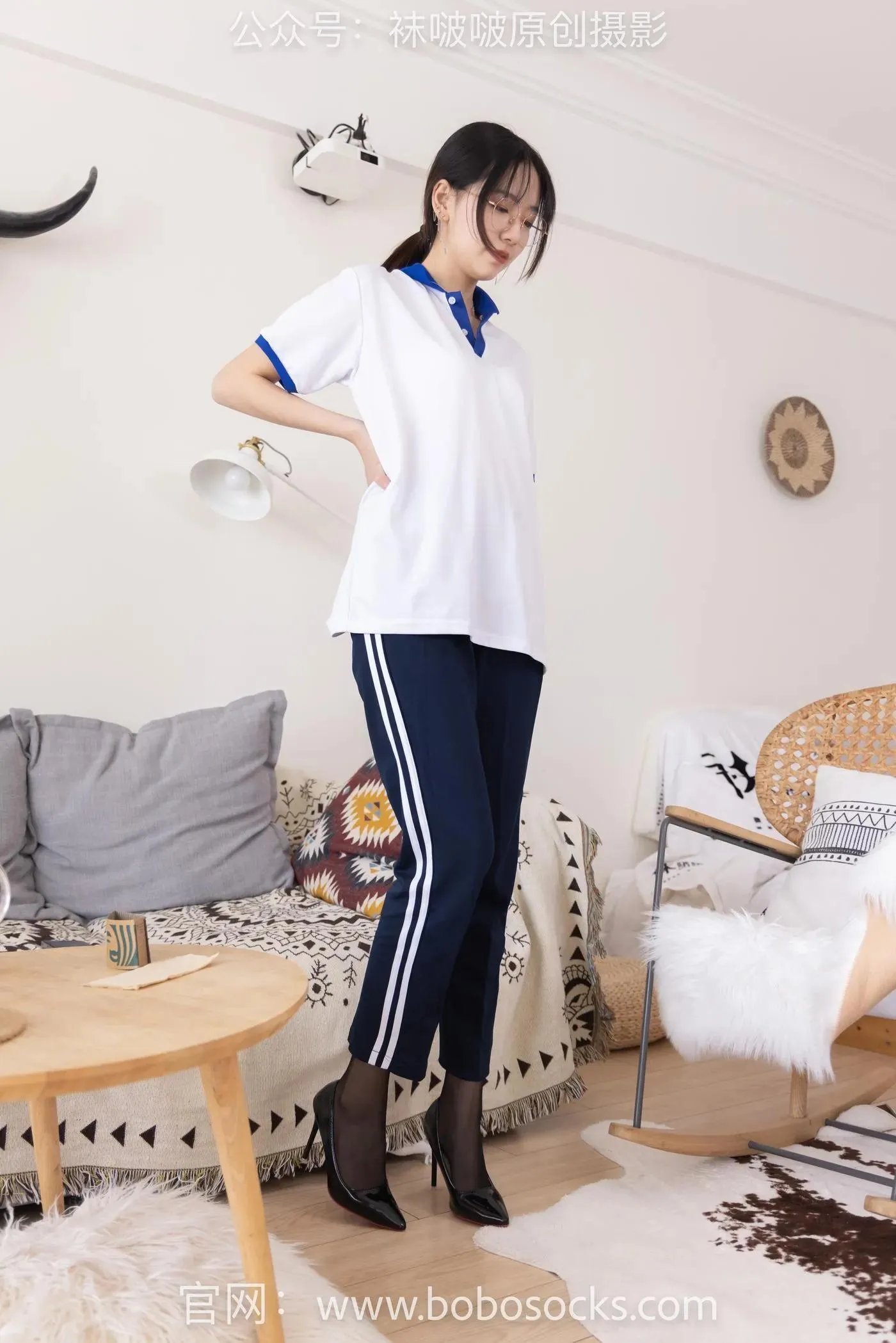 [BoBoSocks袜啵啵]NO.135 小甜豆-高跟鞋、黑丝（脚尖透明款）、裸足 [140P]插图1